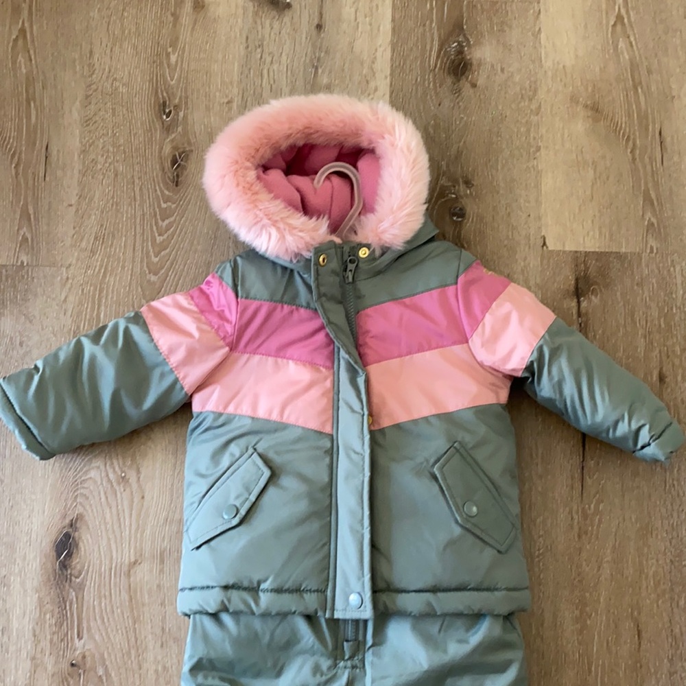 Girl snow suit